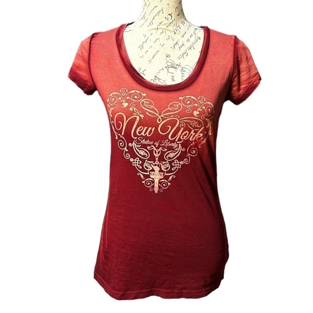 New York Statue of Liberty Red T-shirt Size Medium